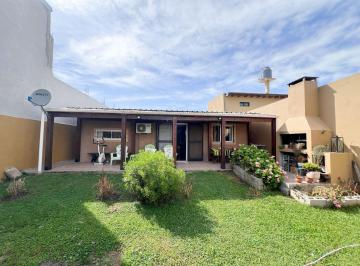 Casa · 48m² · 3 Ambientes · 1 Cochera · Casa en Venta 2 Dorm. La Plata
