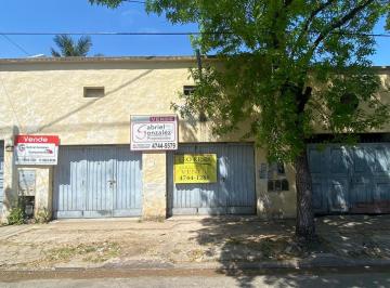 Terreno · 200m² · 6 Ambientes · 1 Cochera · Casa en Venta en Victoria