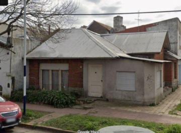 Casa de 5 ambientes, Mar del Plata · Casa en Venta C/ Cochera y Departamento Incluido