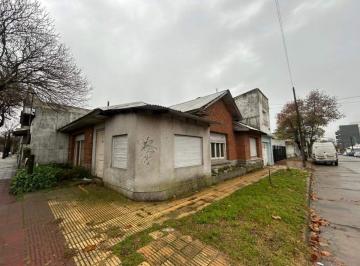 Casa de 5 ambientes, Mar del Plata · Casa en Esquina de 4 Ambientes con Cochera, Patio con Parrilla y Monoambiente