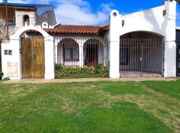 Casa de 6 ambientes, Quilmes · Hermoso Chalet en Venta en Quilmes