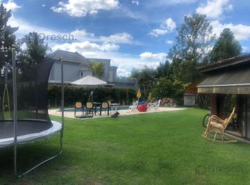 Casa · 1000m² · 4 Ambientes · Venta! Espectacular Casa en Moreno