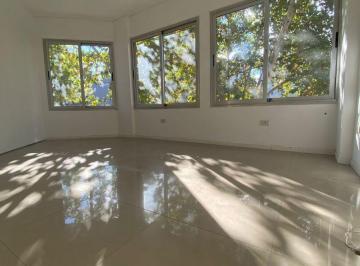 Departamento de 4 ambientes, Lanús · Oficina en Alquiler - Excelente Ubicación