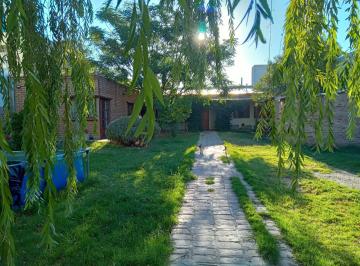 Casa · 166m² · 3 Ambientes · Casa Barrio Las Viñas en Cipolletti