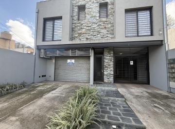 Local comercial · 35m² · 2 Ambientes · 1 Cochera · Local | Apto Profesional | Vidriera | Persiana Automática | Cochera | Puente Champagnat
