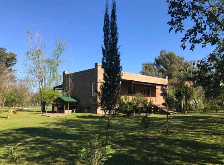 Casa · 160m² · 4 Ambientes · 3 Cocheras