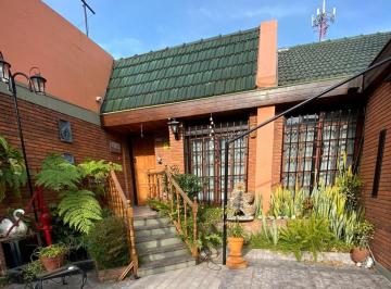 Casa · 176m² · 5 Ambientes · 2 Cocheras · Casa a La Venta de 5 Ambientes en Agronomía