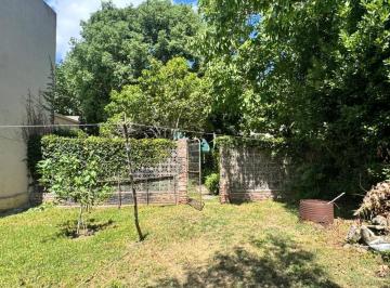 Casa · 200m² · 8 Ambientes · 1 Cochera · Casa a Refaccionar en Venta en La Plata