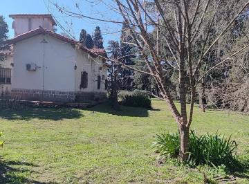 Casa · 300m² · 6 Ambientes · Casa en Venta - 5 Dorm. 1 Baño - San Miguel