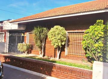 Casa · 200m² · 5 Ambientes · 2 Cocheras · Casa en Lomas de Zamora Oeste