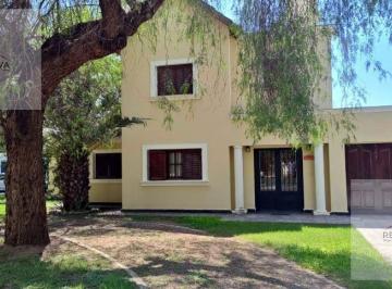 Casa · 325m² · 7 Ambientes · 1 Cochera · Hermosa Casa en Parque San Antonio, a Una Cuadra del Barrio Cerrado La Luisita!