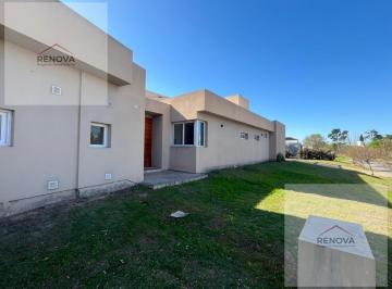 Casa · 265m² · 6 Ambientes · 1 Cochera · Casa en Una Sola Planta en Fincas del Sur 2!