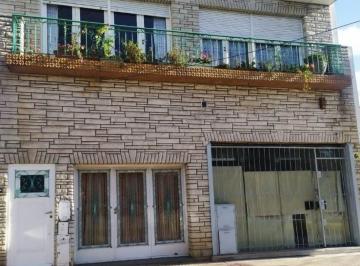 Casa · 220m² · 4 Ambientes · 1 Cochera · Local Más Vivienda Nueva Pompeya