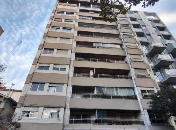 Garage · 12m² · 1 Cochera · Oportunidad Venta Cochera en Macrocentro/ La Perla