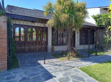 Casa · 130m² · 3 Ambientes · 2 Cocheras · Casa 3 Ambientes ¡Apto Crédito!