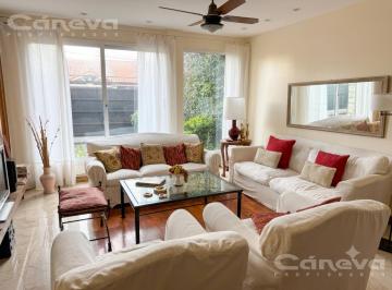Casa · 373m² · 6 Ambientes · 2 Cocheras · 5 Dorm., 3 Baños, Centro de Martínez. a 2 Cuadras de Av Santa Fé y Media Cuadra de Yrigoyen