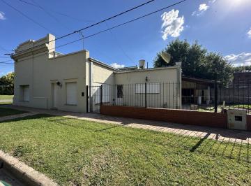 Casa · 141m² · 3 Ambientes · 1 Cochera · Casa en Torres, Luján