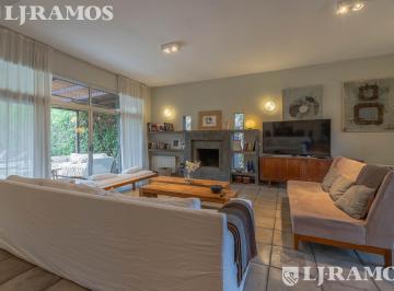 Casa · 247m² · 7 Ambientes · Casa en Venta en La Laguna en Rincón de Milberg