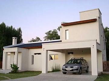 Casa · 240m² · 5 Ambientes · Casa en Alquiler en Lago de Manzanares, Pilar, G. B. a. Zona Norte