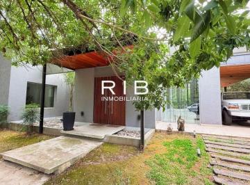 Casa de 4 ambientes, Pilar · Impecable Propiedad Moderna en Una Planta