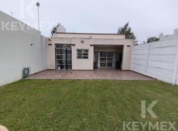 Casa · 90m² · 3 Ambientes · 1 Cochera · Casa en Venta |2 Dorm. | Apto Credito | Lisandro Olmos |la Plata