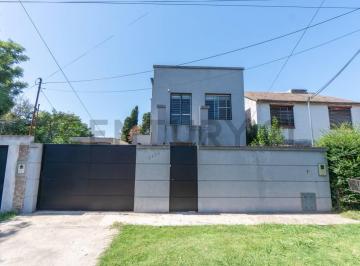 Casa · 154m² · 3 Ambientes · 3 Cocheras · Casa a La Venta en Hudson