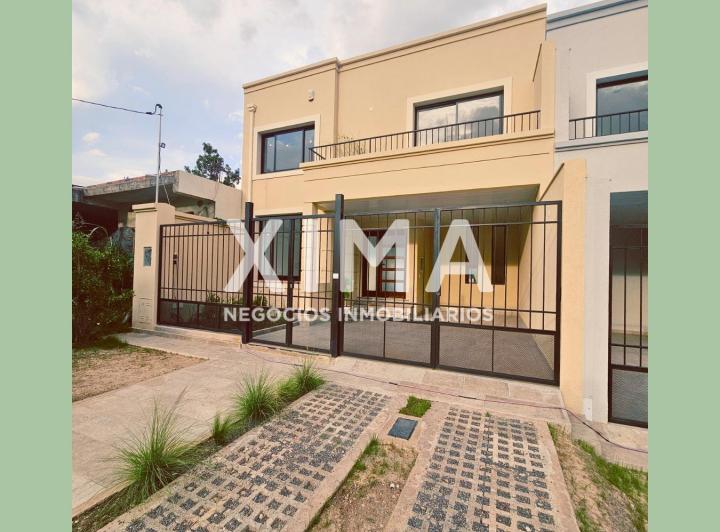 Casa · 200m² · 3 Dormitorios · 1 Cochera