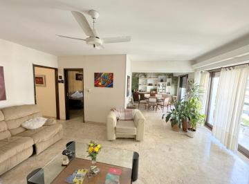 Departamento · 167m² · 6 Ambientes · 1 Cochera · Departamento 6 Amb con Cochera Balcon 183 m² Totales