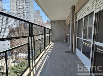 Departamento · 122m² · 6 Ambientes · 1 Cochera · Departamento de 3 Dorm. en Venta