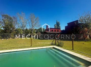 Casa · 210m² · 4 Ambientes · 4 Cocheras · Casa 3 Dorm. en San Isidro Labrador, Villa Nueva