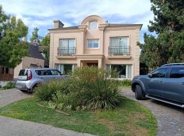 Casa de 6 ambientes, Pilar · Casa en Alquiler Country Champagnat