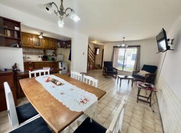 Departamento · 68m² · 4 Ambientes · Colonia - Venta Casa de 3 Dorm. a Pocos m de La Rambla Costanera
