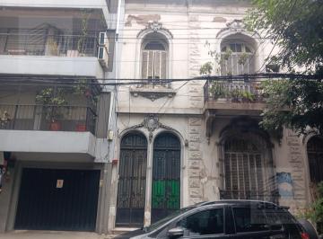 PH · 142m² · 5 Ambientes · PH Al Frente con Entrada Independiente a Reciclar en Colegiales