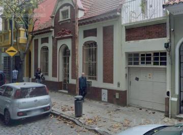 Casa · 215m² · 5 Ambientes · 1 Cochera · Casa 4 Dorm. Dep Coch Terraza Parrilla Patio Venta Colegiales