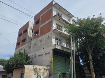 Bodega-Galpón · 590m² · Venta Edificio Comercial en Wilde con 2 Departamentos y Area Industrial