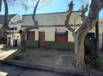 PH · 62m² · 2 Dormitorios · PH Al Frente 3 Amb con Patio, Amplia Terraza y Quincho