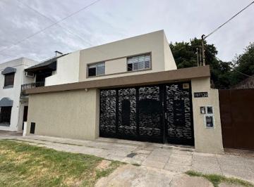 Casa de 4 ambientes, Morón · Casa Lote Propio 4 Ambientes Cochera Fondo Quincho Venta Palomar