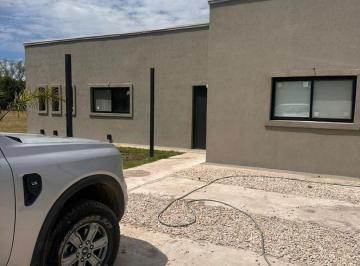 Casa · 160m² · 4 Ambientes · 4 Cocheras · Casa en Venta en El Cardal, Campana, G. B. a. Zona Norte