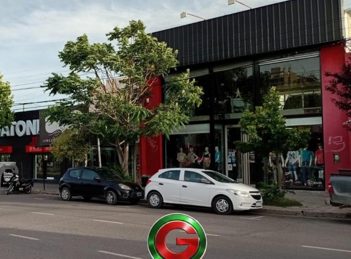Local comercial · 700m²