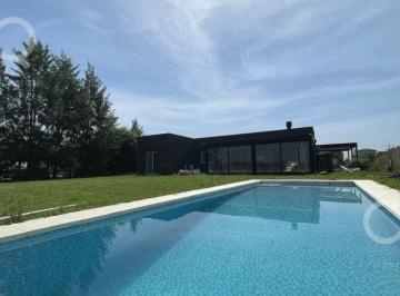 Casa · 175m² · 4 Ambientes · 2 Cocheras · Venta Casa San Sebastián Área 11