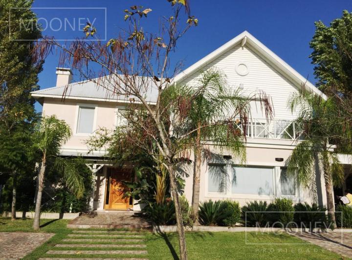 Casa · 250m² · 6 Ambientes · 1 Cochera