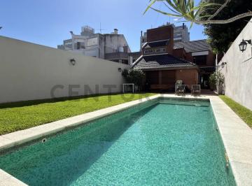 Casa · 246m² · 5 Ambientes · 1 Cochera · Villa Devoto - Casa 5 Amb C/dpcia, Garage, Gran Parque y Piscina