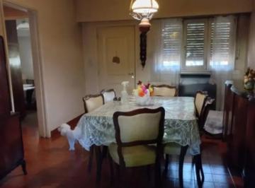 Casa de 3 ambientes, Morón · Casa 3 Amb en Venta con Cochera y Jardin en Moron