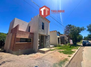 Casa · 92m² · 4 Ambientes · 1 Cochera · ¡Pre - Venta Exclusiva! Casa a Estrenar de 2 Plantas