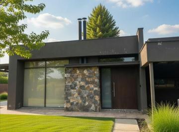 Casa de 4 ambientes, Tunuyán · Casa en Venta en Las Rosas Country Rural