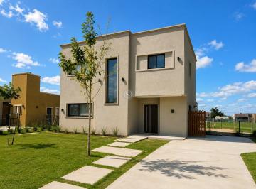 Casa · 172m² · 4 Ambientes · Casa en Venta en Barrio San Pablo, Pilar, G. B. a. Zona Norte