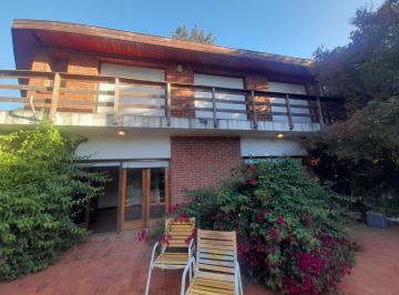 Casa · 200m² · 4 Ambientes · 8 Cocheras · Chalet 4 Ambientes
