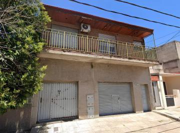 Casa · 300m² · 6 Ambientes · 2 Cocheras · Venta Casa Multifamiliar