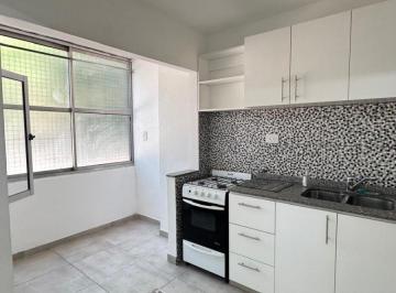 Departamento · 56m² · 3 Ambientes · Guemes 2618. Semipiso. Ventilación Cruzada. Impecable, Pichincha