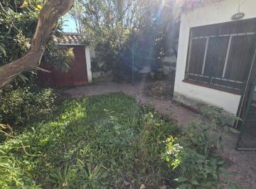 Casa · 106m² · 5 Ambientes · 1 Cochera · Casa en Venta - Alberdi